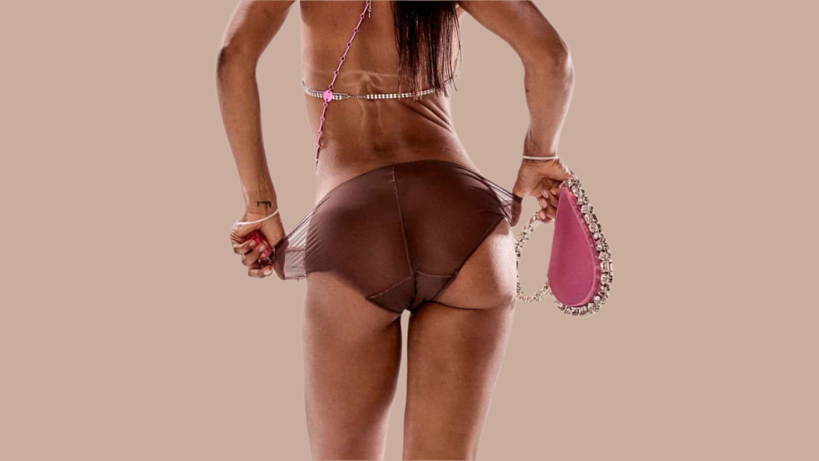 Elevate Your Confidence: How Invisible Underwear Enhances Your Outfit and Mood